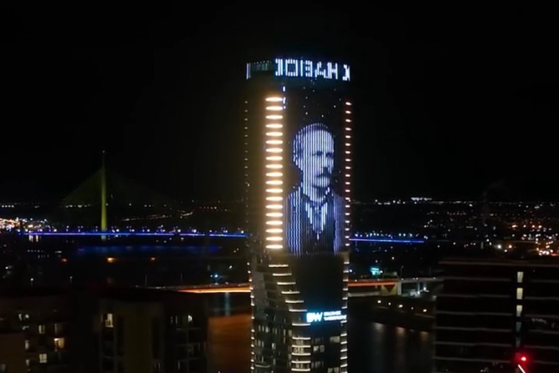 Kula Beograd zasijala u čast Jovana Jovanovića Zmaja