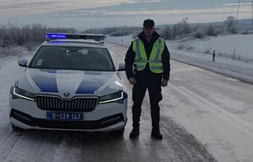 Apel MUP-a vozačima: Sneg i poledica na putevima, savetuje se strpljenje i oprez