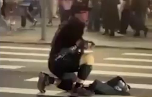 Snimak užasa na Tajvanu: Ubica nožem ubadao prolaznike, bacao dimne bombe i Molotovljeve, pa se se ubio