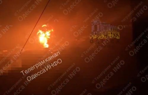 Snažan raketni napad na Odesku oblast: Ubijeno najmanje sedam ljudi, izbio ogroman požar (VIDEO)