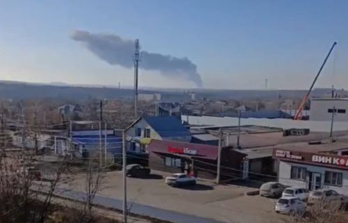 Pogođena ruska rafinerija u Rostovskoj oblasti: Kruže snimci ogromnog stuba dima (VIDEO)