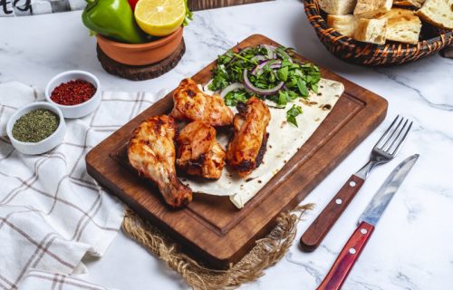 Pečeni karabataci sa pomorandžom i brusnicom: Sočan ručak za specijalnu priliku (RECEPT+VIDEO)
