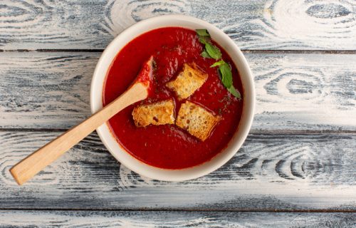 Pappa al Pomodoro: Čuveno italijansko jelo "za siromašne" koje je postalo delikates, aromatično i zasitno (RECEPT)