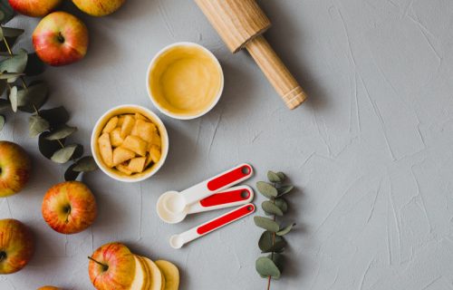 Domaći sos od jabuka: Fit varijanta bez belog šećera, odlično ide uz palačinke i vafle (RECEPT)