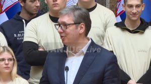 (UŽIVO) Vučić se obraća na prijemu za učenike škole “Nikola Tesla” iz Vukovara