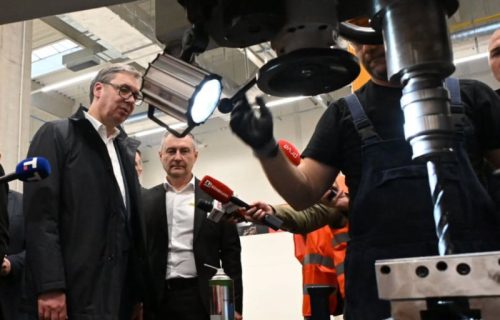 Vučić o "Palfinger" fabrici: "Ovakve kompanije dolaze dugo da ostanu i za nas je važno da ih privučemo"