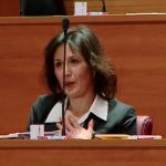 Hrvatsku poslanicu drmnula struja u parlamentu: Vrisnula, pa počela da trese ruku (VIDEO)