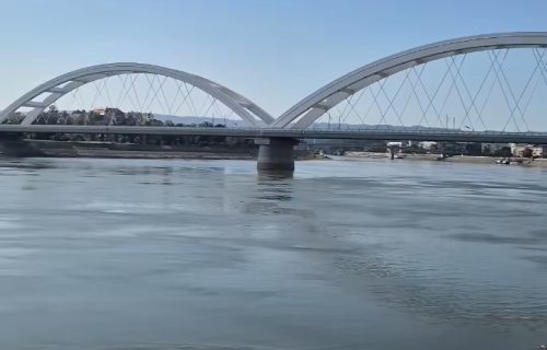 Kruži naizgled idiličan snimak iz Novog Sada: Zapravo svakog momenta preti tragedija, a tu su i deca
