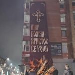Severna Mitrovica: Policija vratila transparent "Mir Božji, Hristos se rodi", koji je odmah postavljen