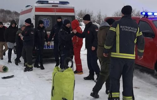Majka i sin (9) se izgubili na Fruškoj gori: Vatrogasci i Gorska služba ih spasili (FOTO)