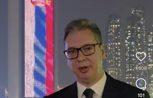 Srpska trobojka na kuli u Abu Dabiju: "Jeste li mogli da zamislite da će neko na ovakav način da čestita Srpsku Novu godinu?" (VIDEO)