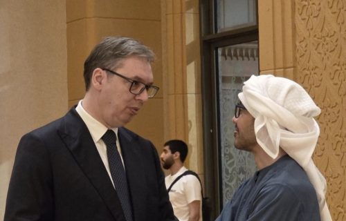 Vučić sa šeikom Bin Zajedom: "Razgovarali smo o jačanju partnerstva, posebno u energetici i investicijama" (FOTO)