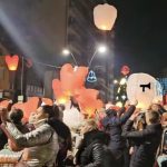 "Želim da ostanem ovde": Deca u Kosovskoj Mitrovici pustila u nebo lampione želja (VIDEO)