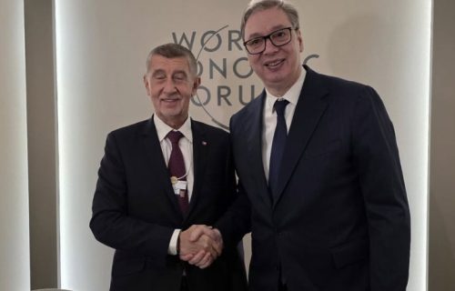 Vučić se sastao sa Babišem u Davosu: "Važno je da partnerske zemlje rade pragmatično i odgovorno"