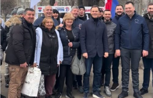 Mali sa građanima kod Vukovog spomenika: "Samo direktnim kontaktom možemo da prepoznamo stvarne probleme"
