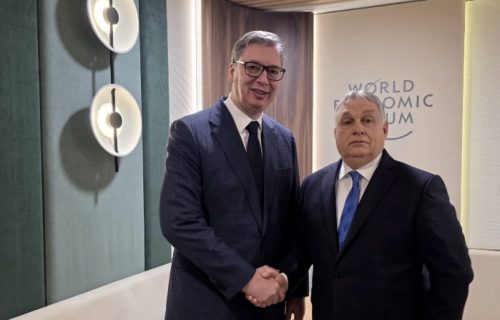"Sa prijateljima je sve lakše": Susret Vučića i Orbana u Davosu (FOTO)