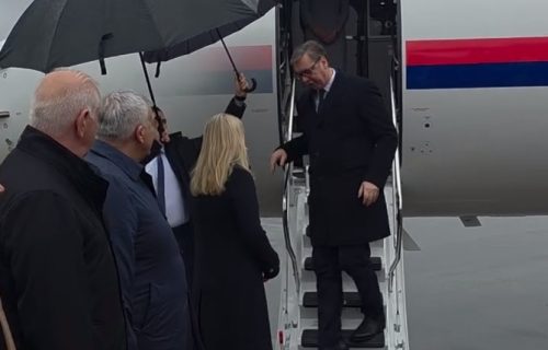 Vučić sleteo u Mostar: Dočekala ga Željka Cvijanović, sledi svečanost u Trebinju