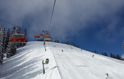 Drama na Bjelašnici: Pukla sajla na liftu na skijaškoj stazi, dečak teško povređen