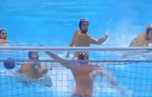 Krive mu lopte u Beogradu: Hrvatski golman se žalio na organizaciju posle spektakularnog gola Grka