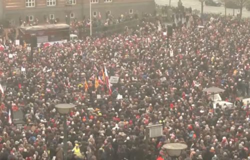 Masovni protest u Kopenhagenu oko sudbine Grenlanda: Narod besan zbog sve izvesnije aneksije (VIDEO)