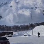 Gledali smrti u oči: Stravični snimci lavine koja guta skijalište u Rusiji, poslednje sekunde su jezive