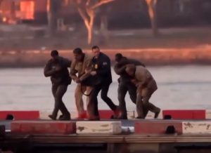 Američki specijalac koji je lovio Madura na opkladi zaradio 400.000 dolara, a sad mu se sudi u Njujorku