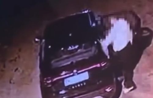 Snimak iz Beograda zgrozio Austriju: Ženu u crnim kolima traže vlasti zbog tako bezdušnog poteza (VIDEO)