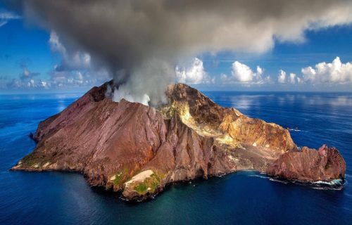 Naučnici zbunjeni podacima: Veliki podmorski vulkan nije eruptirao kada se očekivalo