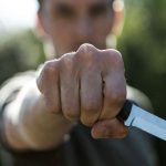 Jeziv zločin u Beogradu: Sumnja se da je bivšoj pretio da će joj "prosuti mozak" i sekao joj vrat nožem