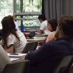 Generaciji Z se crno piše? Prva u istoriji koja kognitivno zaostaje za prethodnom, stručnjaci zabrinuti