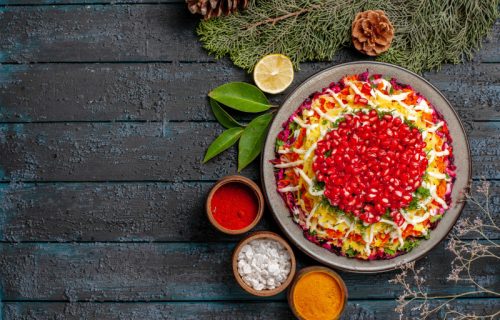 Praznična salata u obliku venčića: Vizuelno efektna i veoma ukusna (RECEPT+VIDEO)