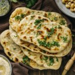 Naučite da pravite naan: Indijski hlepčići od jogurta i brašna (RECEPT+VIDEO)