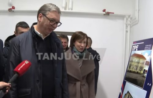 Vučićeva poruka đacima u Velikoj Drenovi: "Najvredniji deo investicije nisu pare, već vaše znanje"