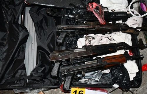 Saslušan osumnjičeni za držanje arsenala oružja u Zemunu: Preti mu do 12 godina zatvora