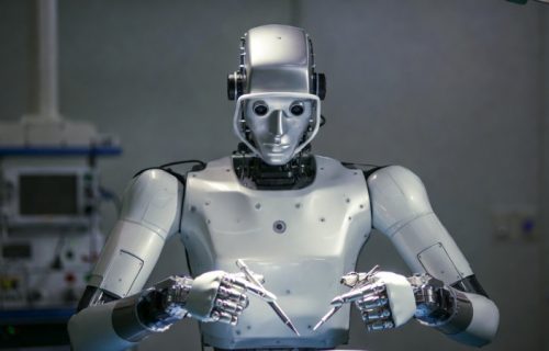 AI hirurgija "kasapi" pacijente? Nižu se izveštaji o povredama, brkanju delova tela i instrumenata