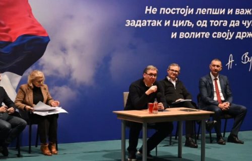 Vučić sa građanima u Boru: "Država nije igračka, sačuvali smo Srbiju, blokaderi su poraženi" (VIDEO)