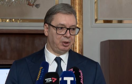 Predsednik Vučić se obratio iz Indije: "Prvi put sam s Plenkovićem pričao o vojnom savezu, rekao mi je da nije usmeren protiv Srbije" (VIDEO)