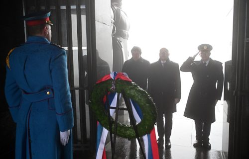U ime predsednika Vučića: Vučević položio venac na Avali povodom Dana državnosti