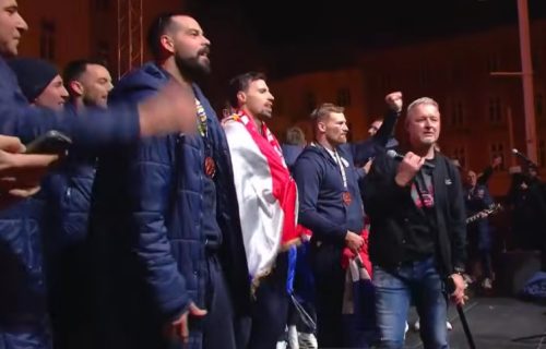 Hrvatski rukometaši "slave" uz Tompsona, kako su i tražili - i uz ratnohuškačke pesme, i onu zabranjenu