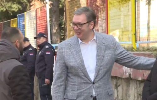 Vučić objavio fotografije: Evo kako je izgledala Gimnazija u Mladenovcu pre rekonstrukcije, a kako je sad