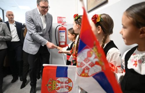 Nema za nas važnije stvari od brige za našu decu: Vučić nakon posete rekonstruisanoj Gimnaziji Mladenovac