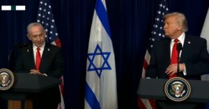 Izrael nagovorio Trampa da napadne Iran? Lider SAD uklonio svaku nedoumicu: “Gledam i čitam lažne vesti”