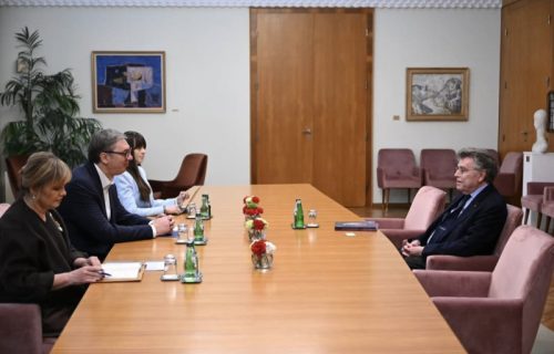 Vučić sa Tjerijem de Monbrijalom: "Velika privilegija za mene i izuzetan susret" (FOTO)