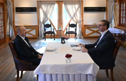 "Ponosan na naše prijateljstvo i stabilne odnose": Vučić sa Alijevim na radnom doručku (FOTO)