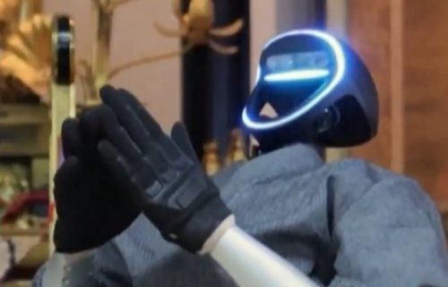 Ovako zbori Budaroid, prvi budistički robot na svetu (VIDEO)