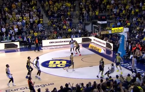 Navijači Partizana u neverici: Da li je Dvejn Vašington slavio promašaj Karlika Džonsa? (VIDEO)