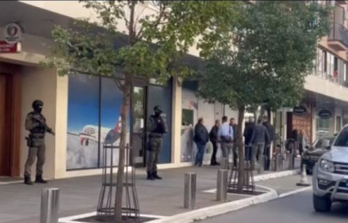 Centar Podgorice pod opsadom: Policija opkolila zgradu brata Mila Đukanovića