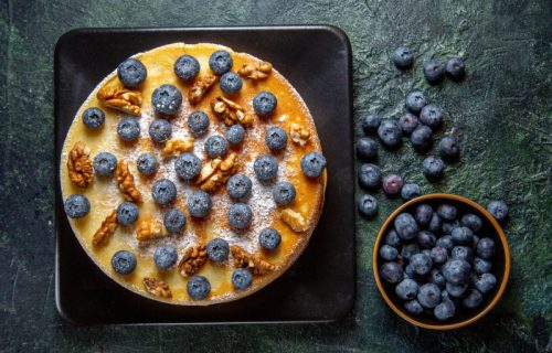 Visokoproteinski savršen doručak: Uz šolju sira,puno zdravih borovnica (RECEPT+VIDEO)