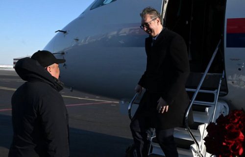 Vučića dočekali uz najviše državne počasti: Predsednik se oglasio po sletanju u Kazahstan
