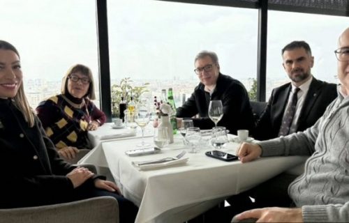 Vučić se oglasio sa Petrovaradinske tvrđave: "Uz čašu domaćeg sivog pinoa, bistrimo svetsku politiku"